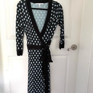 Diane Von Furstenburg Wrap Dress size 12